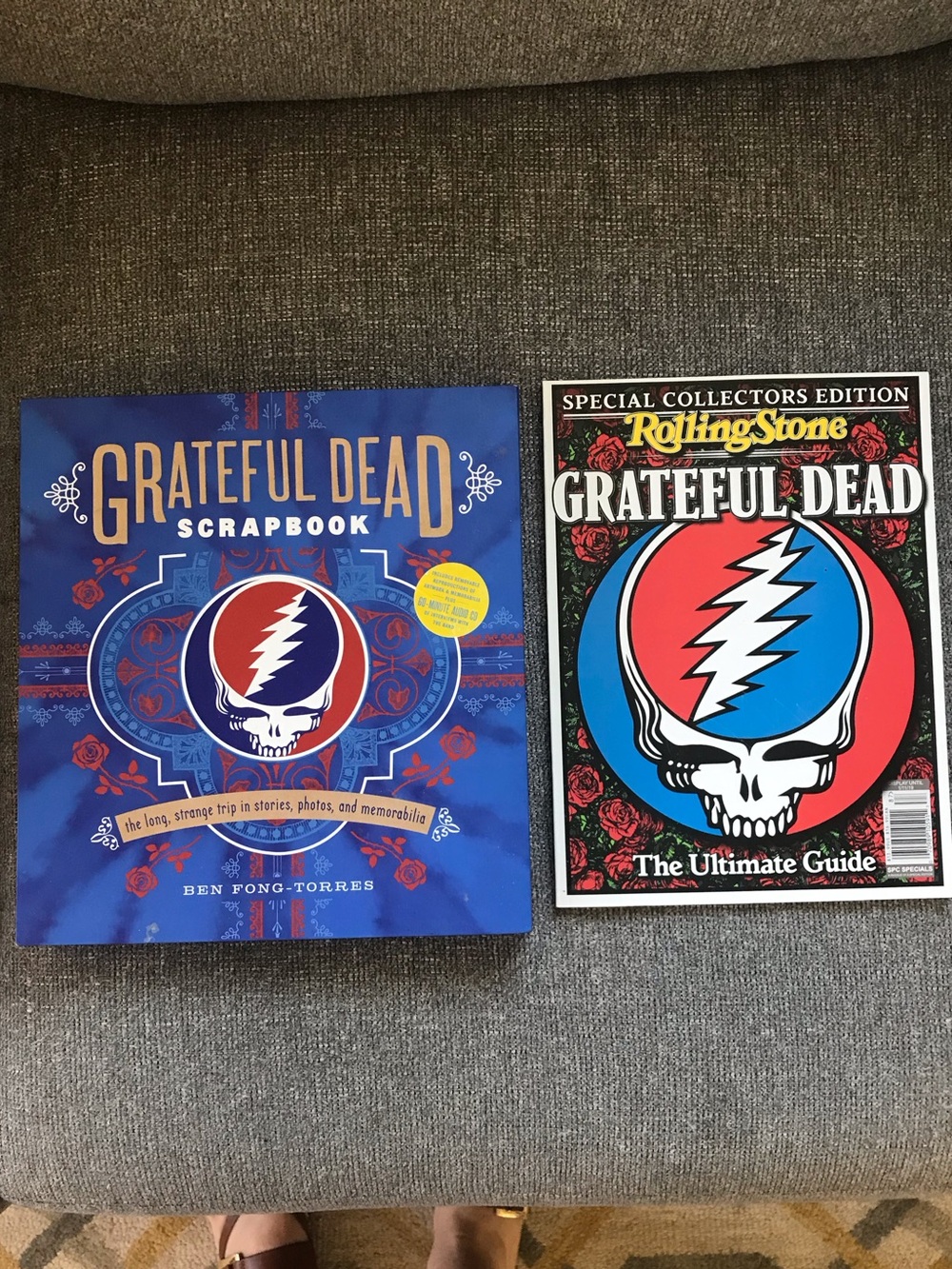 Grateful Dead Scrapbook & Rolling Stone Special Collector's Edition - Blue & Red